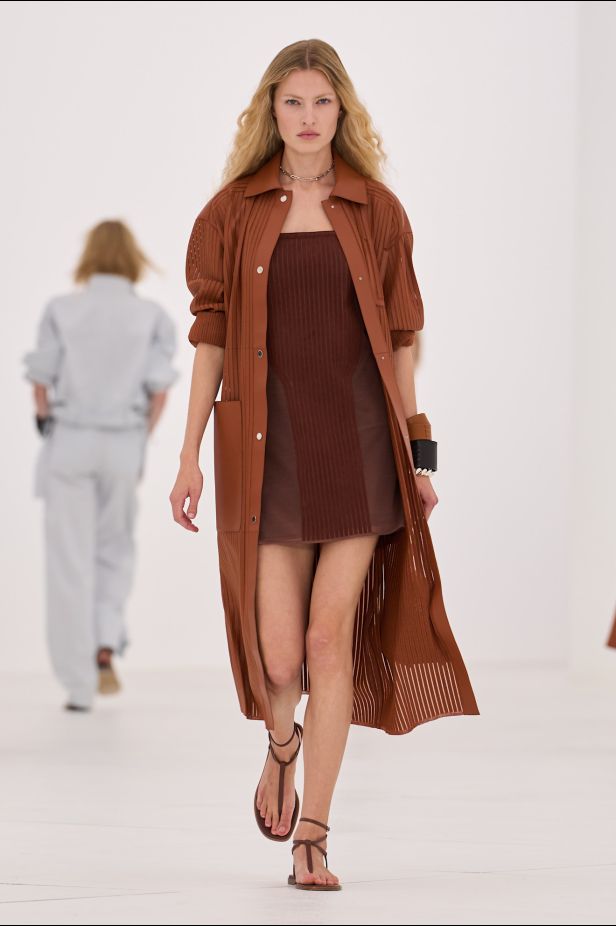 مجموعة ‏Hermès‏ لربيع وصيف 2027... تجسيد شكل الهواء وخفة لا تُزن
