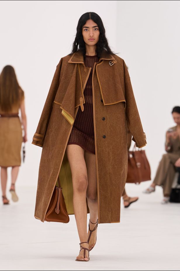 مجموعة ‏Hermès‏ لربيع وصيف 2027... تجسيد شكل الهواء وخفة لا تُزن