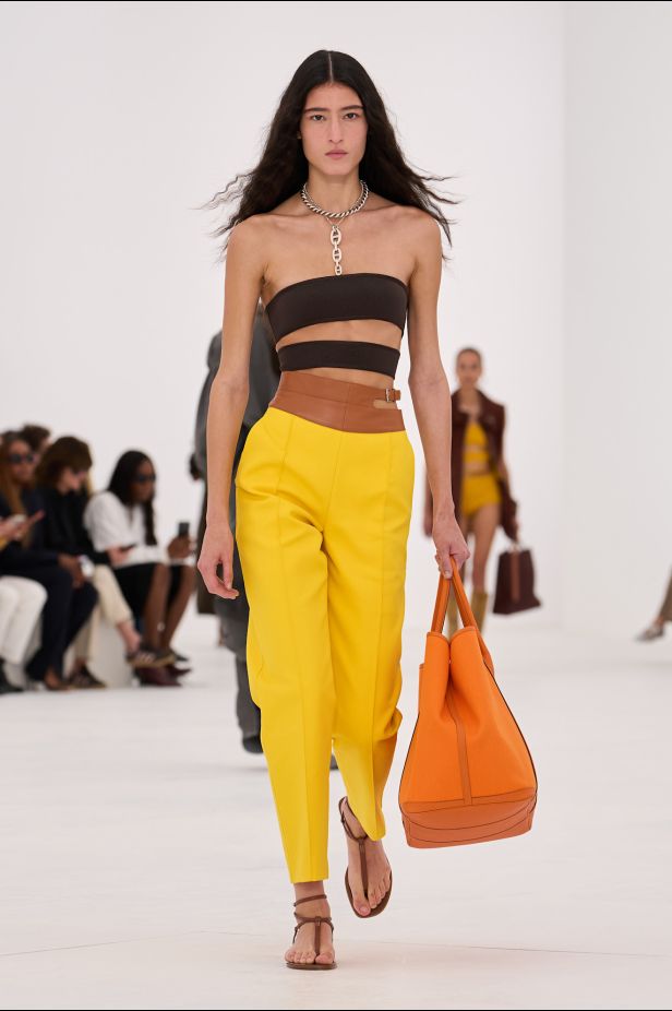 مجموعة ‏Hermès‏ لربيع وصيف 2027... تجسيد شكل الهواء وخفة لا تُزن