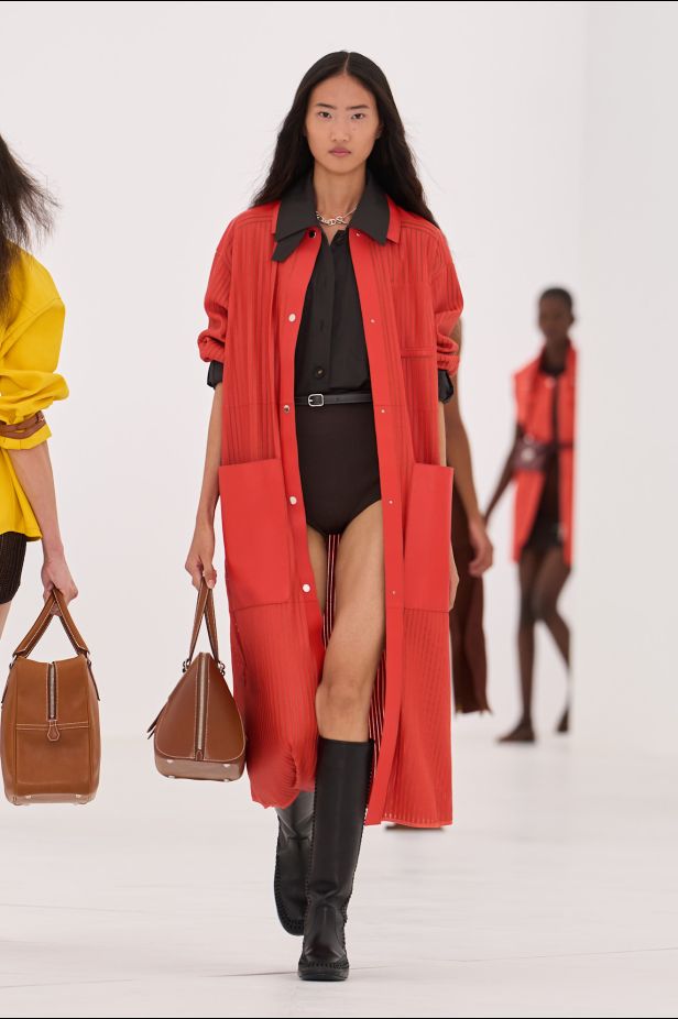 مجموعة ‏Hermès‏ لربيع وصيف 2027... تجسيد شكل الهواء وخفة لا تُزن