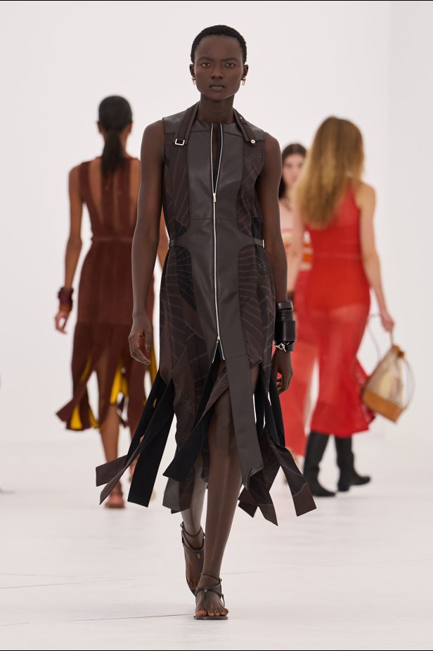 مجموعة ‏Hermès‏ لربيع وصيف 2027... تجسيد شكل الهواء وخفة لا تُزن