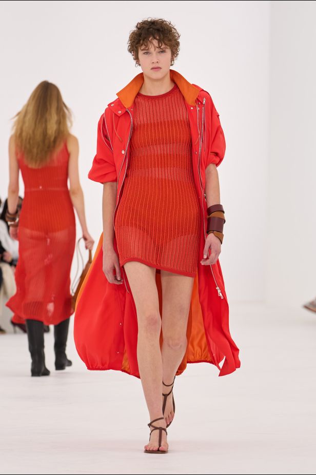 مجموعة ‏Hermès‏ لربيع وصيف 2027... تجسيد شكل الهواء وخفة لا تُزن