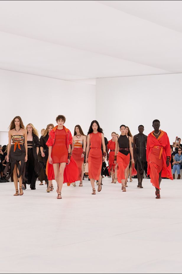 مجموعة ‏Hermès‏ لربيع وصيف 2027... تجسيد شكل الهواء وخفة لا تُزن
