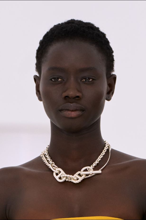 مجموعة ‏Hermès‏ لربيع وصيف 2027... تجسيد شكل الهواء وخفة لا تُزن