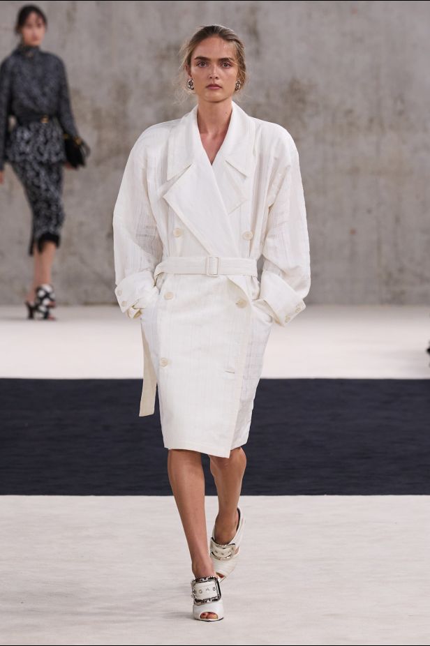 مجموعةLanvin ‎ لربيع وصيف 2027... مستهلمة من جين لانفان إلى نجمات القرن العشرين