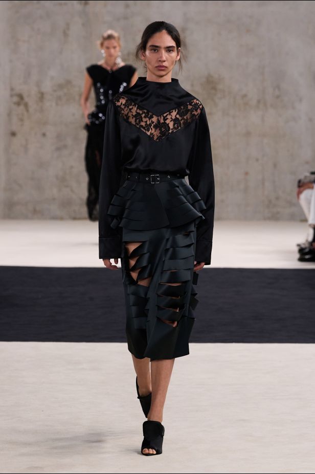مجموعةLanvin ‎ لربيع وصيف 2027... مستهلمة من جين لانفان إلى نجمات القرن العشرين