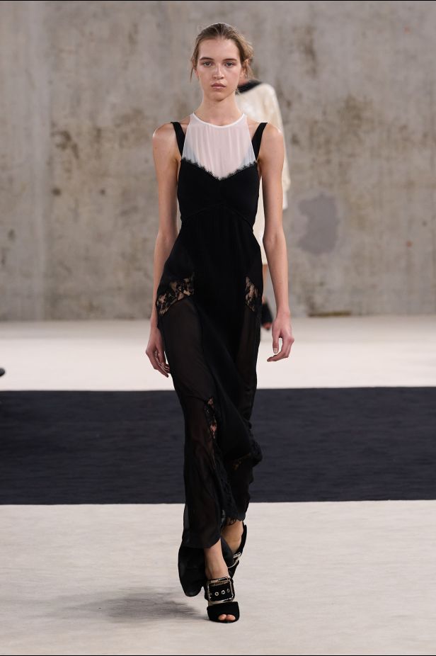 مجموعةLanvin ‎ لربيع وصيف 2027... مستهلمة من جين لانفان إلى نجمات القرن العشرين