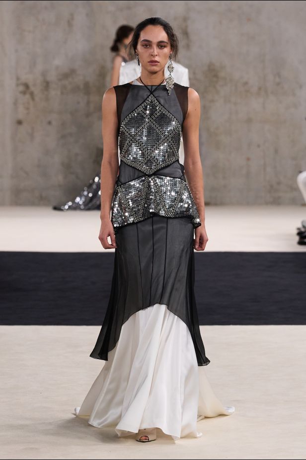مجموعةLanvin ‎ لربيع وصيف 2027... مستهلمة من جين لانفان إلى نجمات القرن العشرين