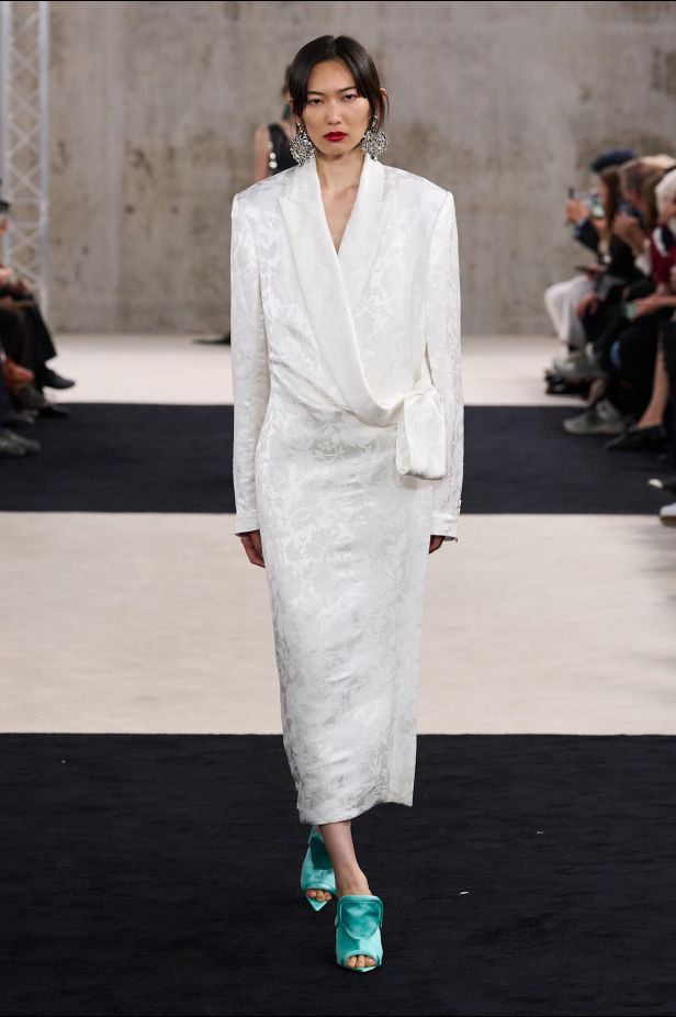 مجموعةLanvin ‎ لربيع وصيف 2027... مستهلمة من جين لانفان إلى نجمات القرن العشرين