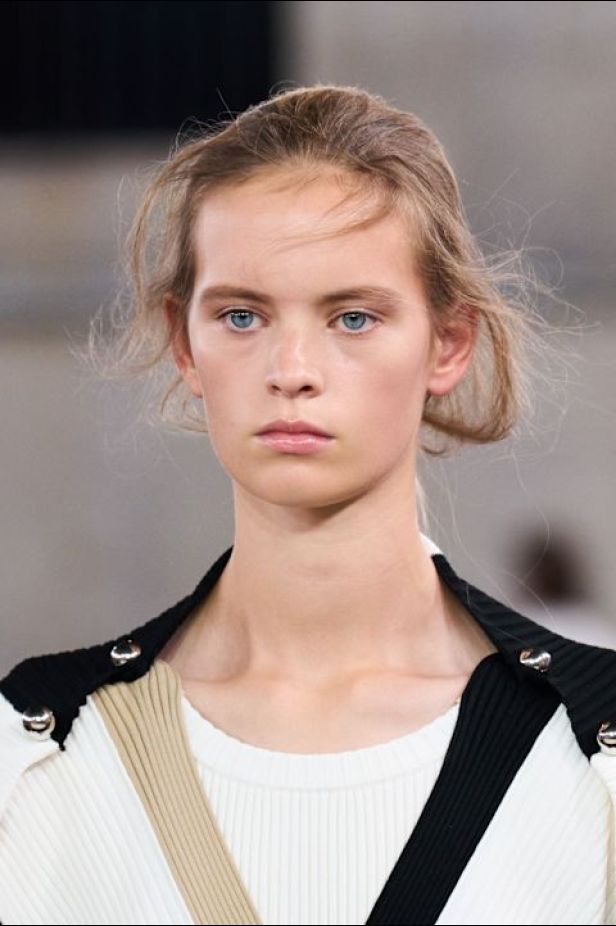 مجموعةLanvin ‎ لربيع وصيف 2027... مستهلمة من جين لانفان إلى نجمات القرن العشرين