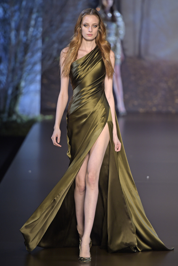 دعوة إلى حديقة Ralph&Russo المسحورة 