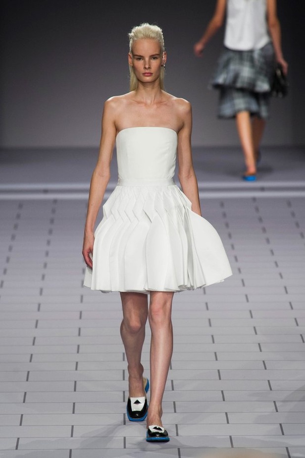 Viktor and Rolf : الزي المدرسي الكلاسيكي...