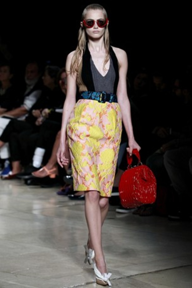 معاطف جلدية وسترات قصيرة في عرض  Miu Miu