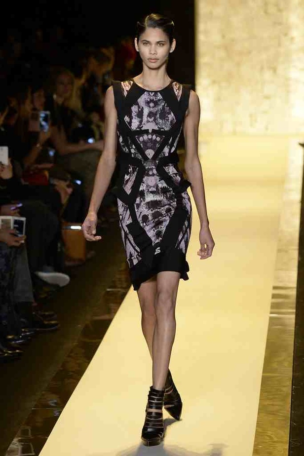 مغامرة مأمونة العواقب مع خريف Herve Leger 