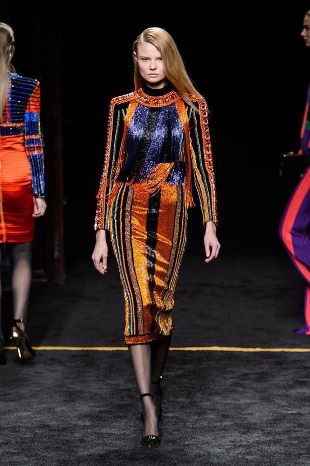 حقبة السبعينات تعجّ بالألوان في مجموعة Balmain