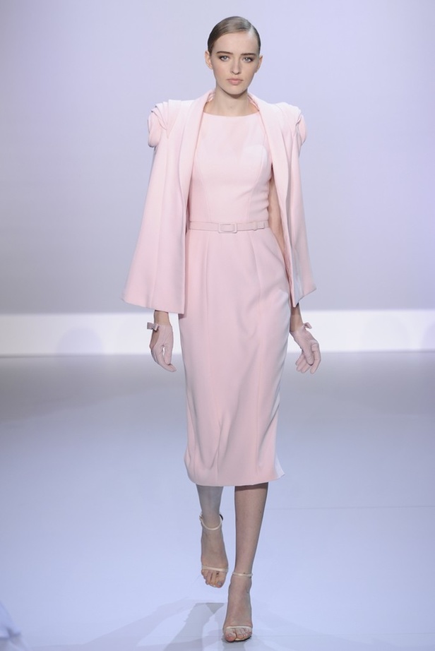 Ralph & Russo مجموعة حالمة تعيدنا الى العصر الذهبي