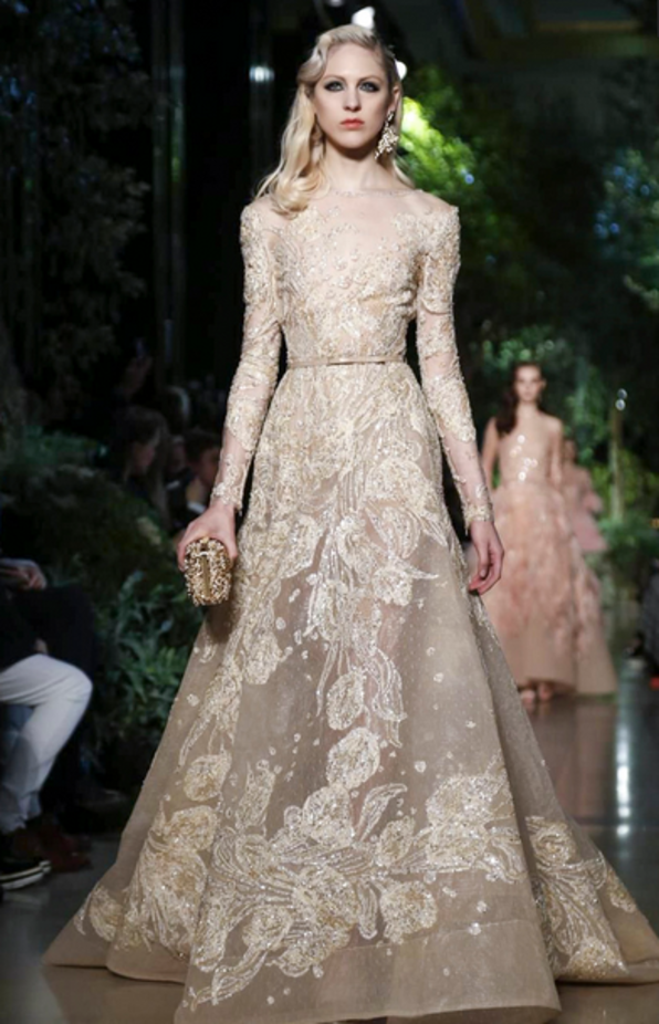 Elie Saab يمنح سندريلا سحر شهرزاد
