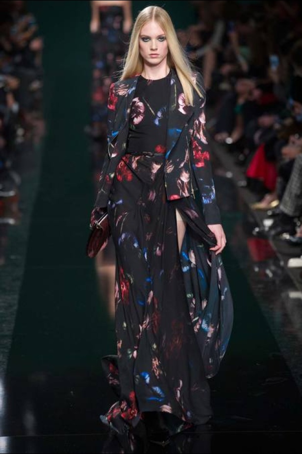 Elie Saab... الوصفة السحرية لأناقة السهرات