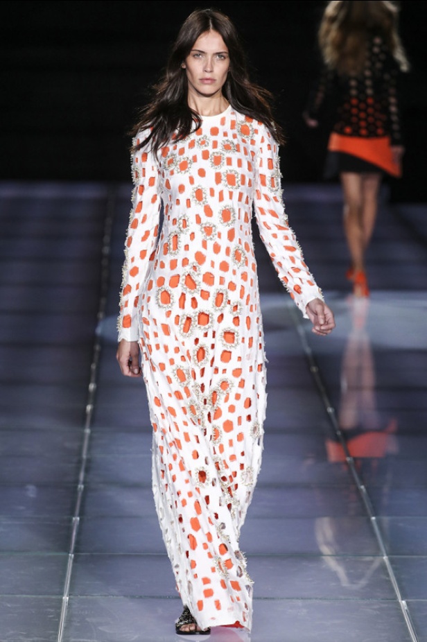 تخريمات دائرية ونقوش متداخلة في مجموعة FAUSTO PUGLISI