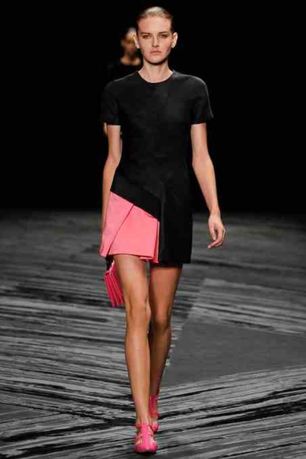 الفصول الأربعة تجتمع تحت سحابة J. MENDEL