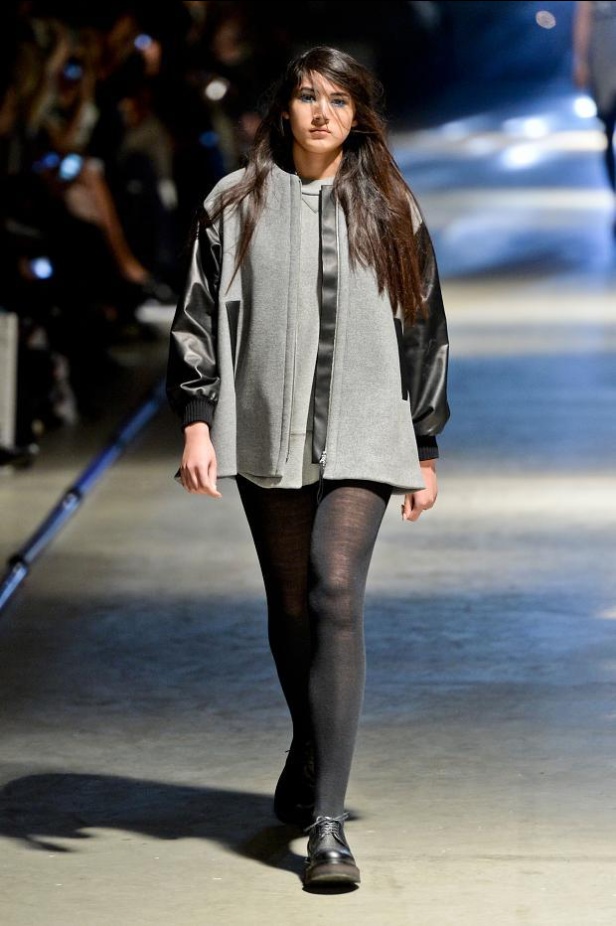 أزياء Giles... تفاصيل صغيرة تصنع الدهشة