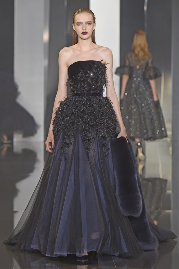 Ralph & Russo مجموعة تحبس الأنفاس!