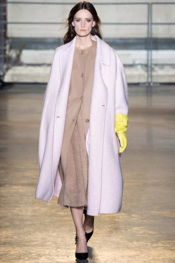 Rochas... أناقة مثيرة ينقصها الجمال