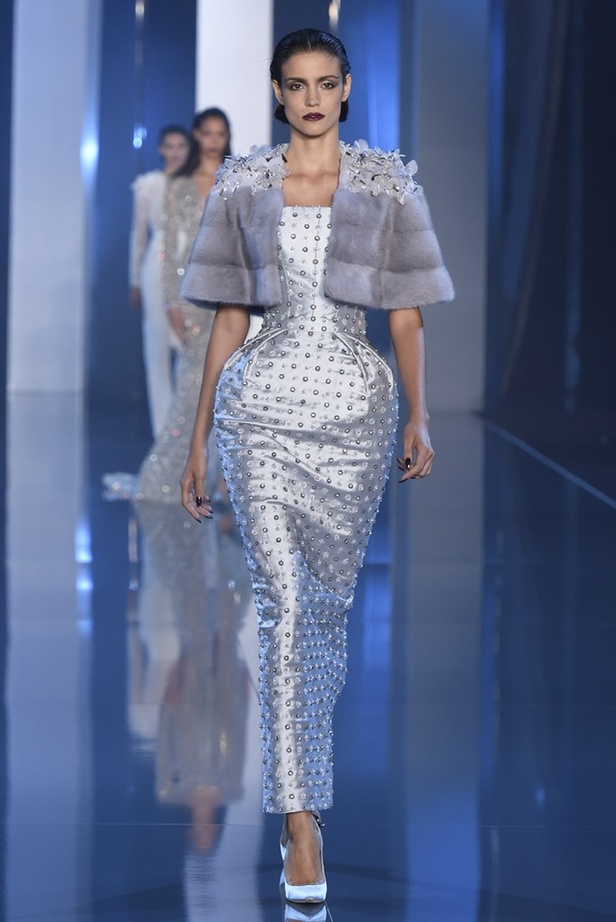 Ralph & Russo مجموعة تحبس الأنفاس!