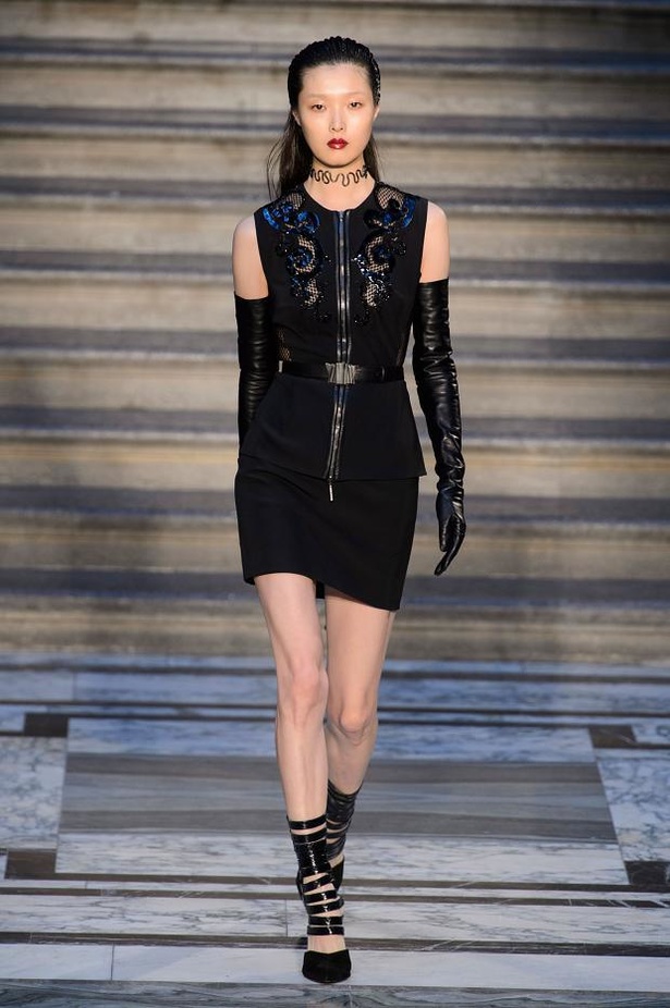 Julien Macdonald عاشق لموضة الشبك