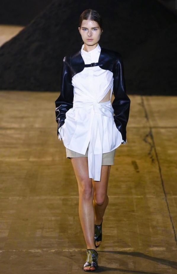 تصاميم تغرد بالحرية في مجموعة Phillip Lim