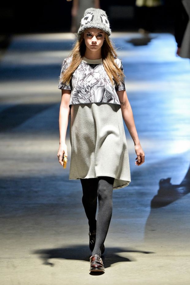 أزياء Giles... تفاصيل صغيرة تصنع الدهشة