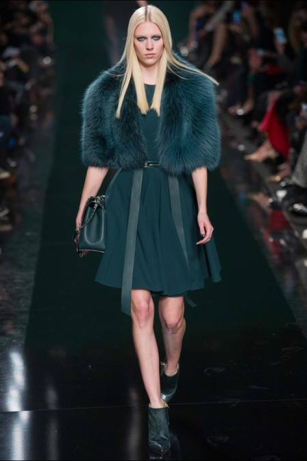 Elie Saab... الوصفة السحرية لأناقة السهرات