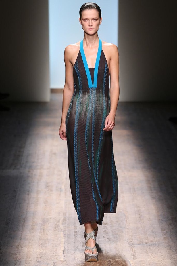 أناقة الربيع كلاسيكية مع SALVATORE FERRAGAMO