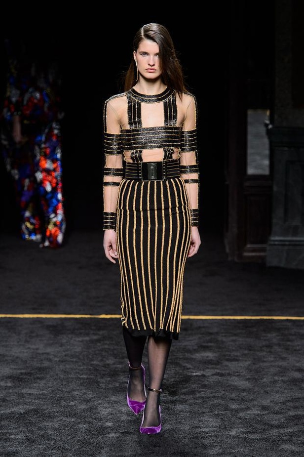 حقبة السبعينات تعجّ بالألوان في مجموعة Balmain