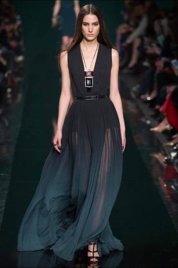 Elie Saab... الوصفة السحرية لأناقة السهرات