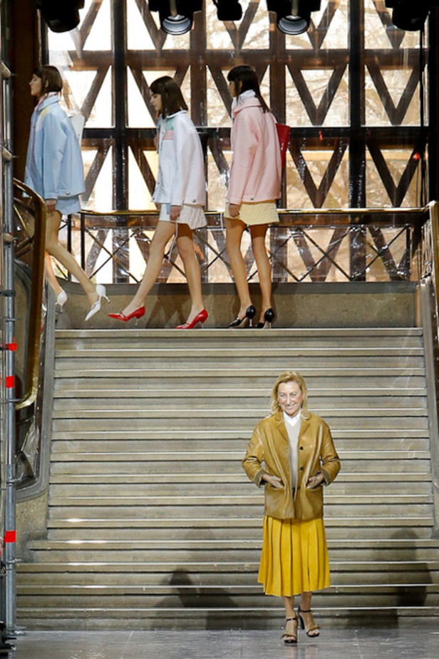 خريف Miu Miu... جمال بألوان السماء السبعة