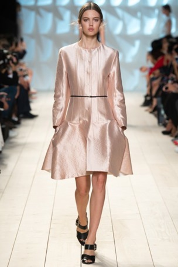 الأنوثة والرقي يتناغمان في مجموعة  Nina Ricci