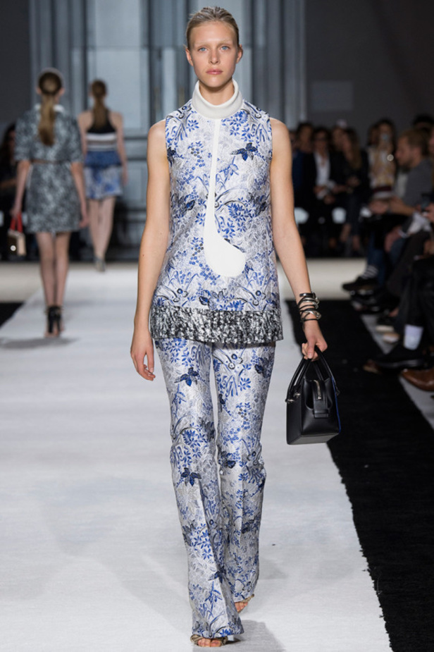 ريش وأزهار في عالم Giambatistta Valli