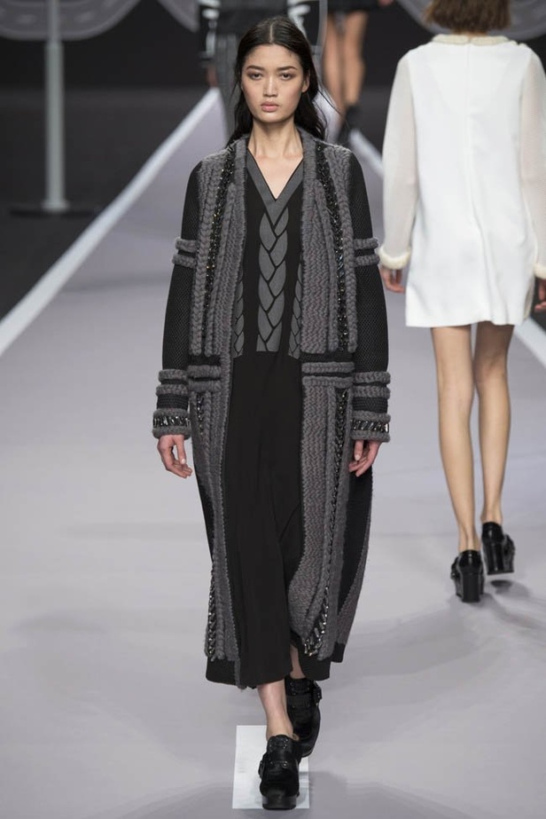 Viktor & rolf... الرمادي كما لم تشاهديه من قبل