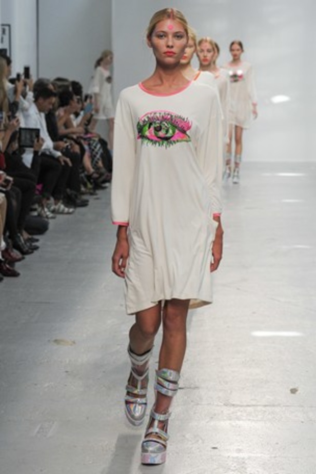 ورود ونقوش ملكية تحاكي مجموعة MANISH ARORA