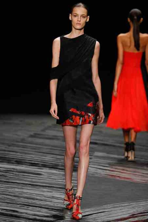 الفصول الأربعة تجتمع تحت سحابة J. MENDEL