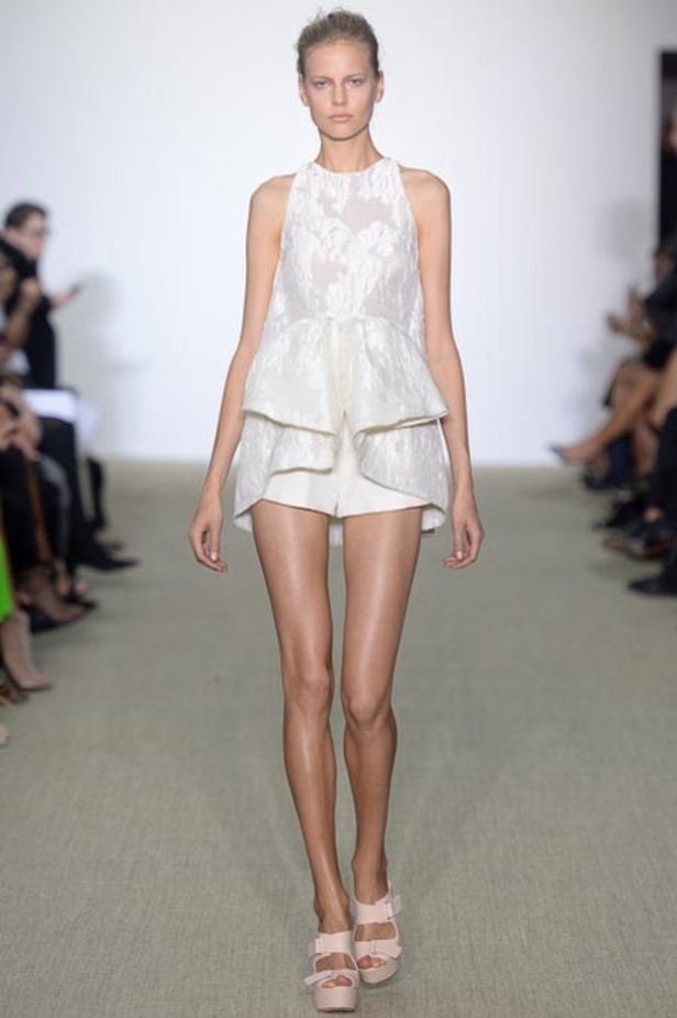 ربيع كيروز: بساطة كلاسيكية ملفتة..