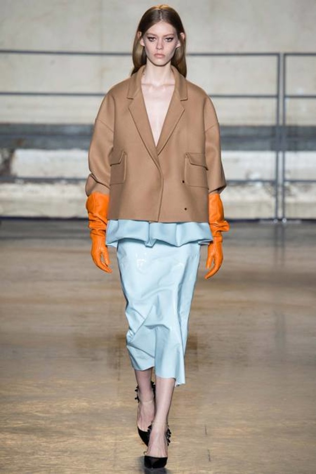 Rochas... أناقة مثيرة ينقصها الجمال