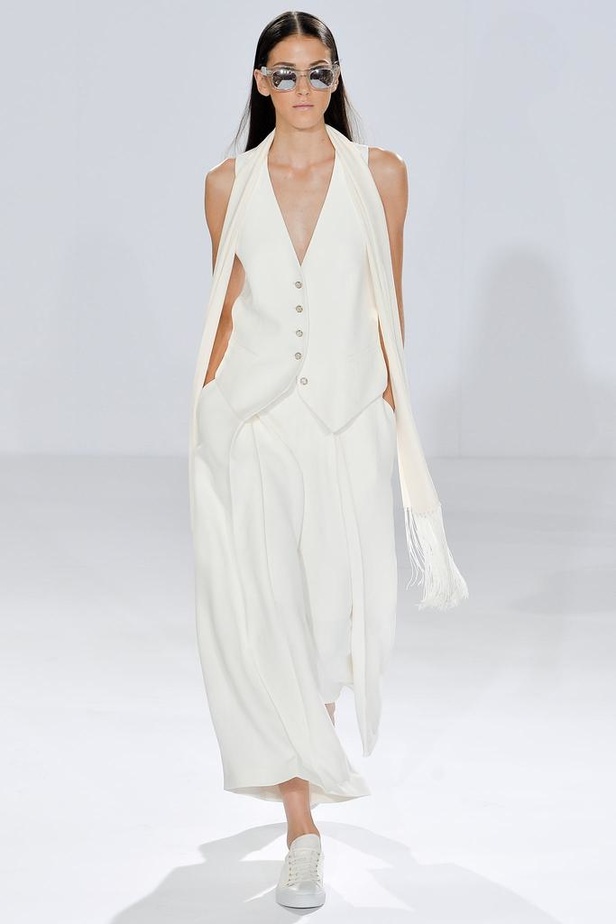 ربيع TEMPERLEY LONDON بألوان السما السبعة