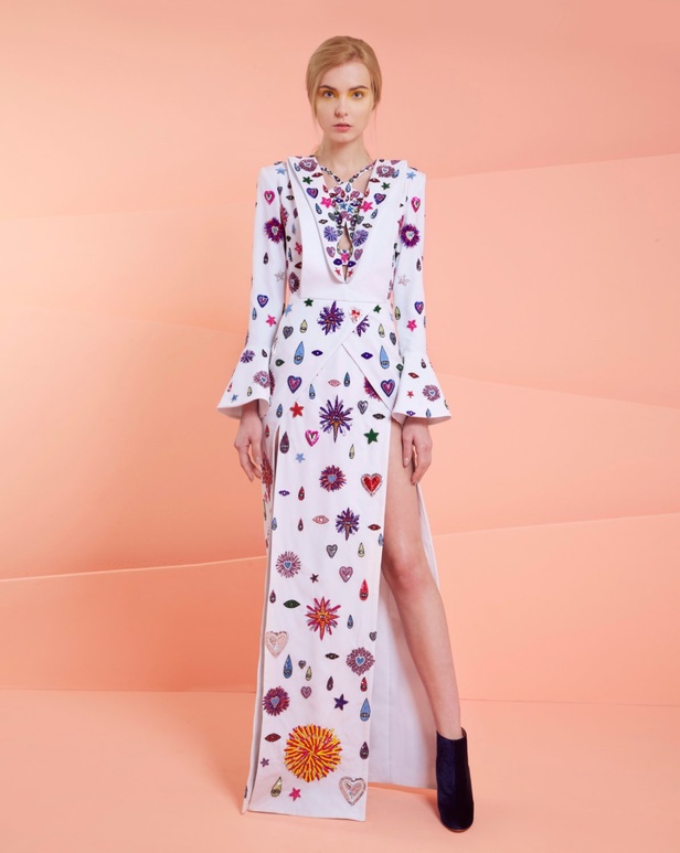 صخب من الجمال والألوان في تصاميم رامي قاضي