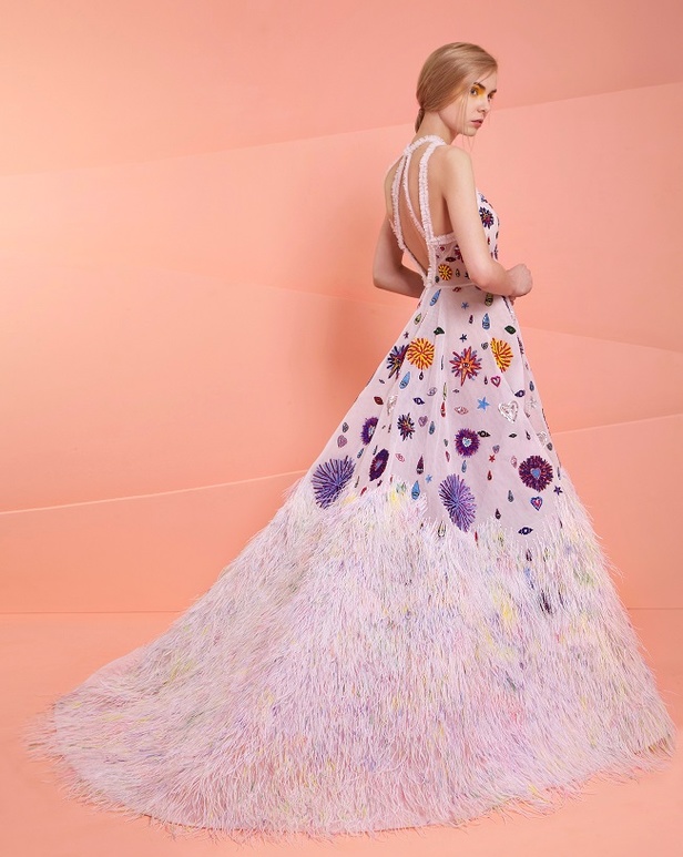 صخب من الجمال والألوان في تصاميم رامي قاضي