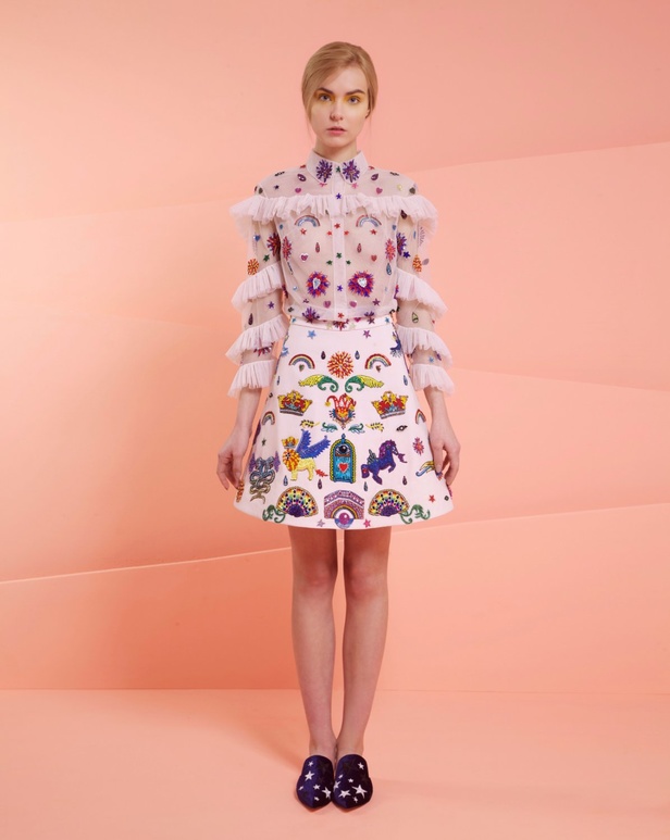 صخب من الجمال والألوان في تصاميم رامي قاضي