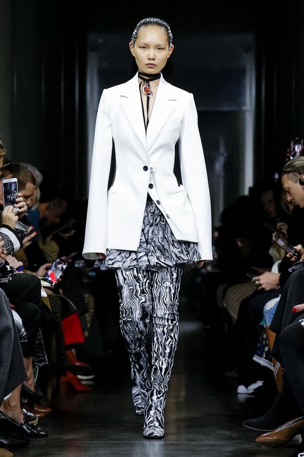 عرض أزياء موغلر لموسم خريف وشتاء 2019