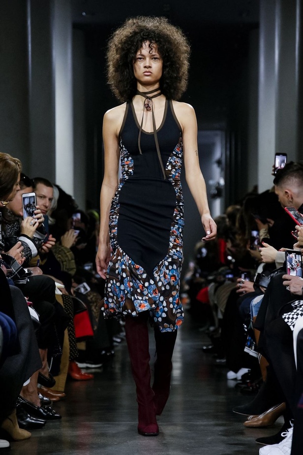 عرض أزياء موغلر لموسم خريف وشتاء 2019