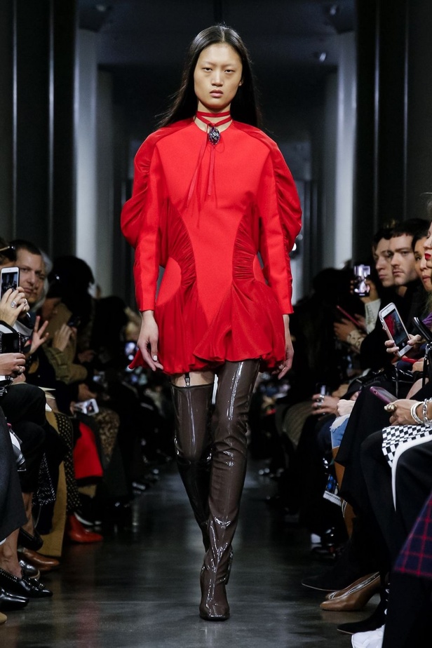 عرض أزياء موغلر لموسم خريف وشتاء 2019